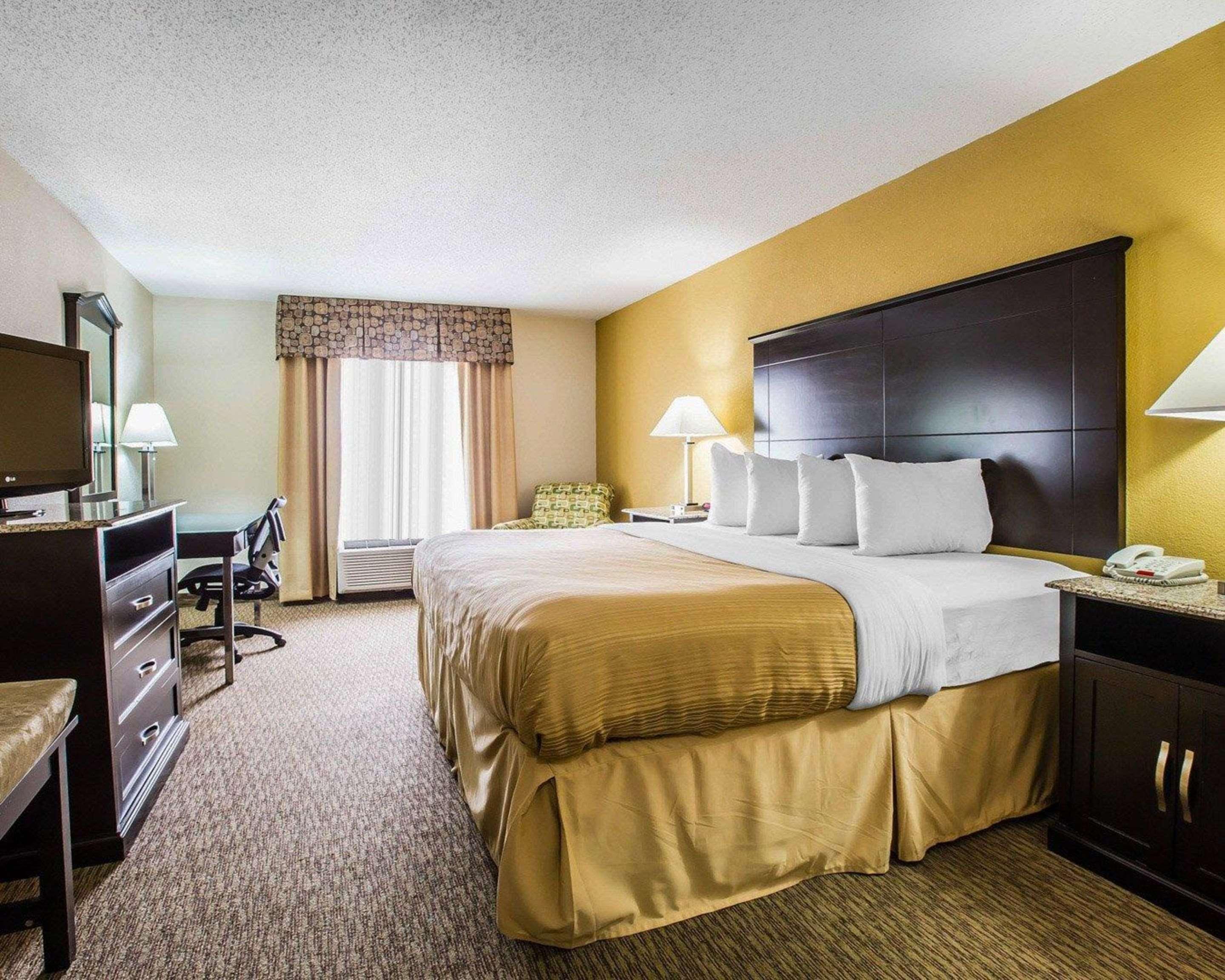 Quality Inn & Suites - Greensboro-High Point Zewnętrze zdjęcie