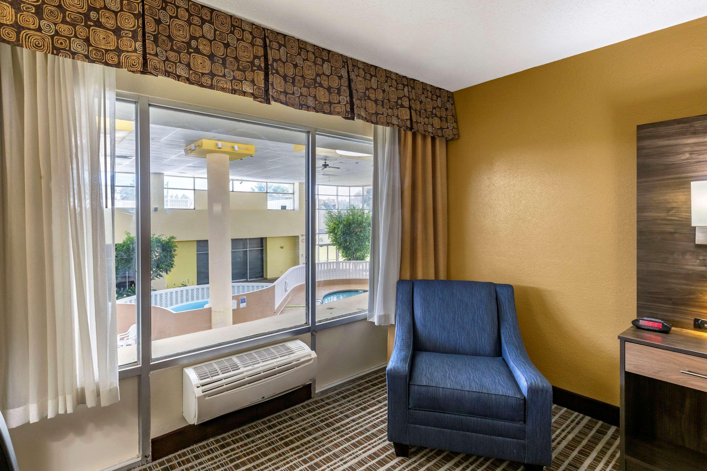 Quality Inn & Suites - Greensboro-High Point Zewnętrze zdjęcie