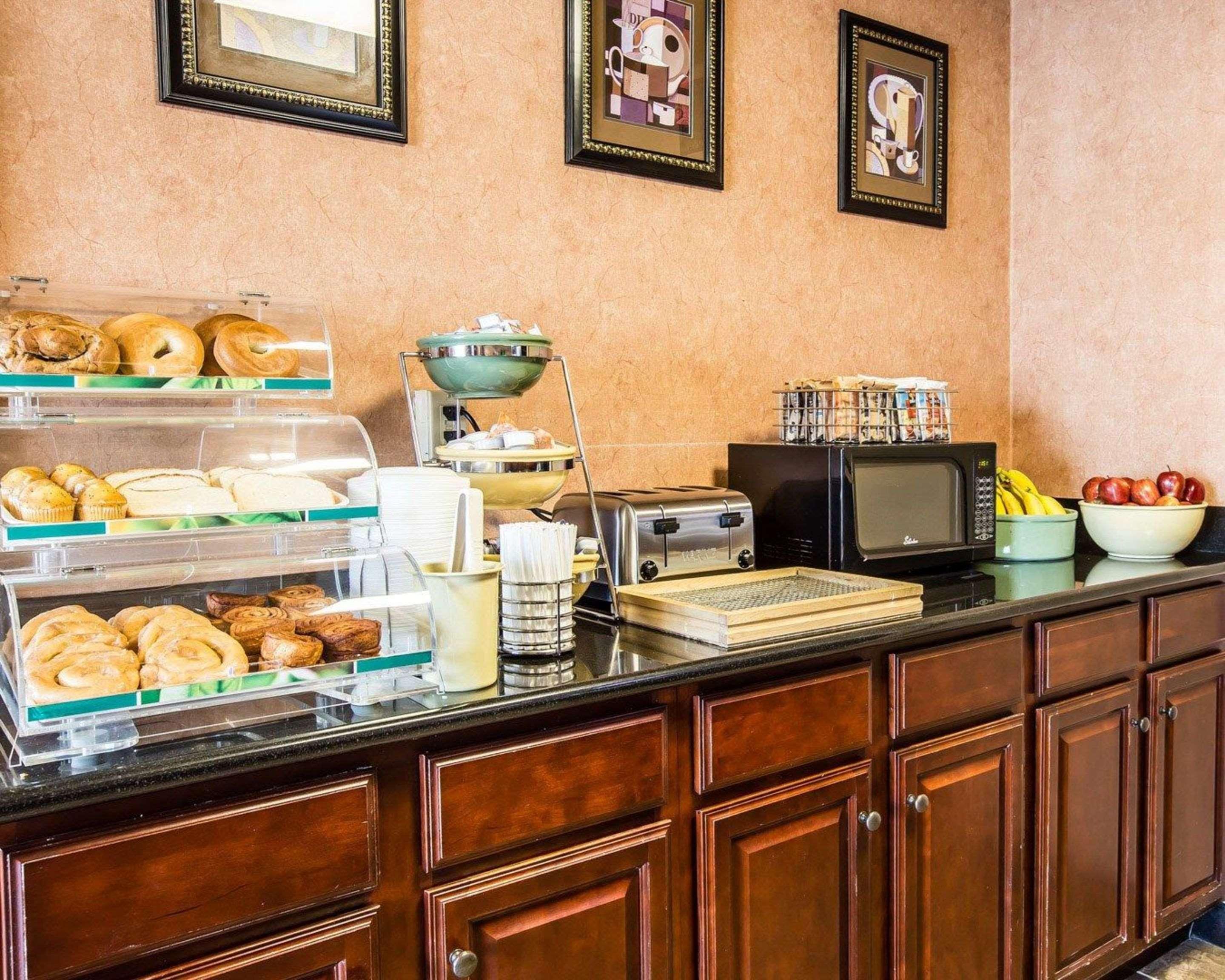 Quality Inn & Suites - Greensboro-High Point Zewnętrze zdjęcie