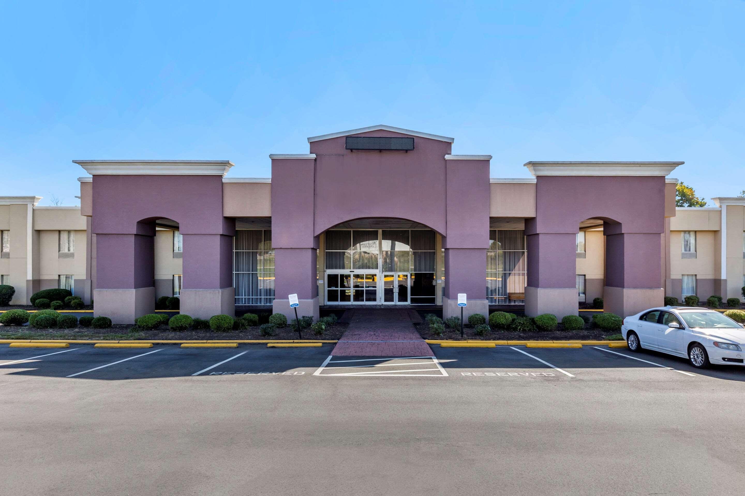 Quality Inn & Suites - Greensboro-High Point Zewnętrze zdjęcie