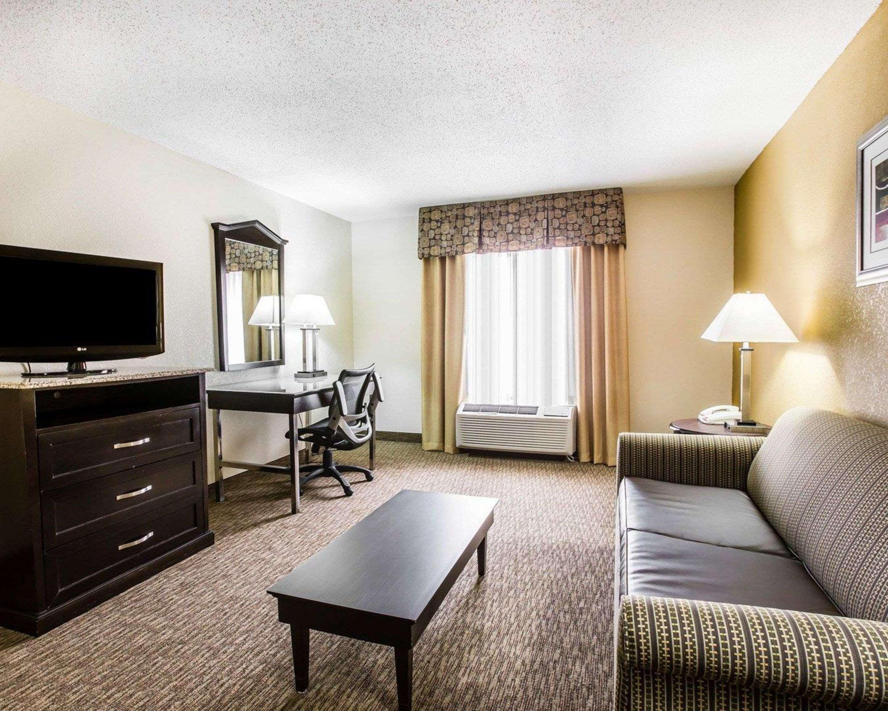 Quality Inn & Suites - Greensboro-High Point Zewnętrze zdjęcie