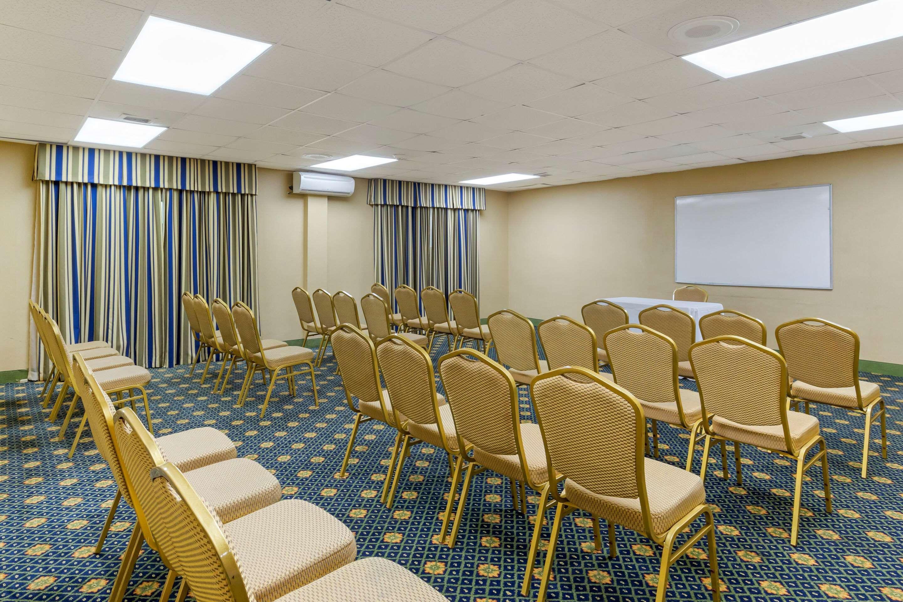 Quality Inn & Suites - Greensboro-High Point Zewnętrze zdjęcie